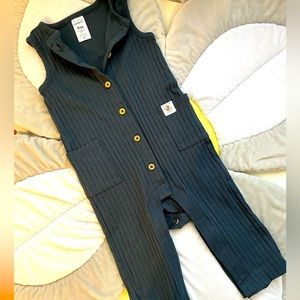 NWOT Carter’s One-piece Romper Size 9 months in Navy Blue